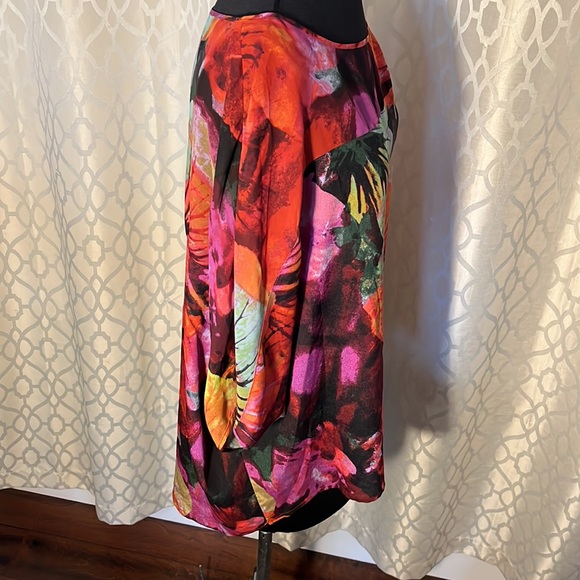 John Paul Richard women’s floral top size XL semi-see through. - Picture 6 of 9